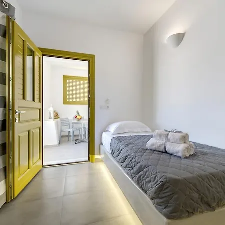 Shining Star In The Town Of Santorini Appartement *